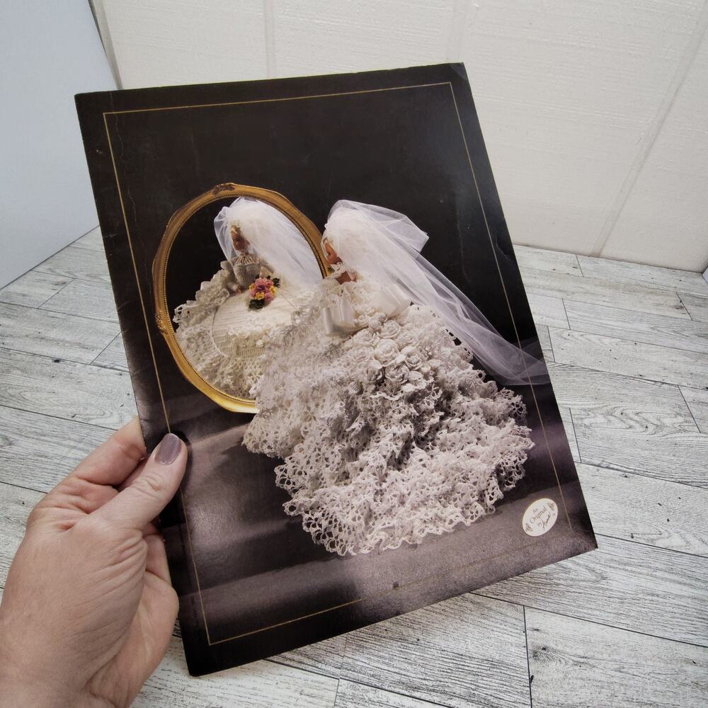 Annies Bridedoll Gown 1996 Vintage‎ Crochet Craft Booklet Pattern